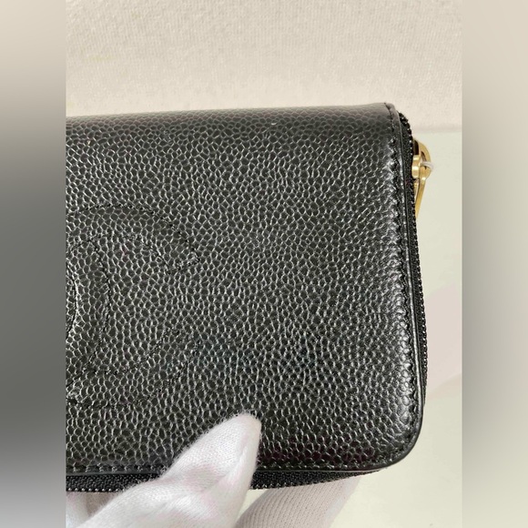 Pre-loved Chanel caviar leather zippy wallet - Picture 4 of 7